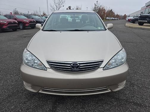 2005 Toyota Camry LE V6
