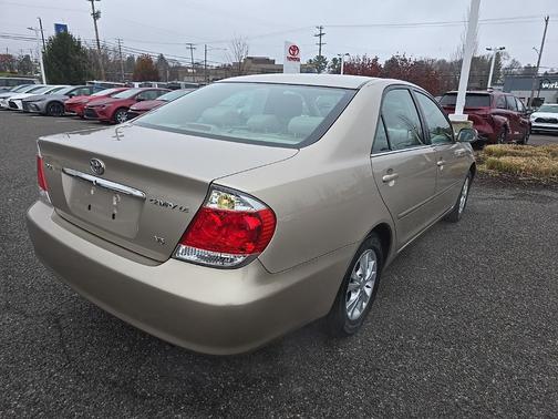 2005 Toyota Camry LE V6