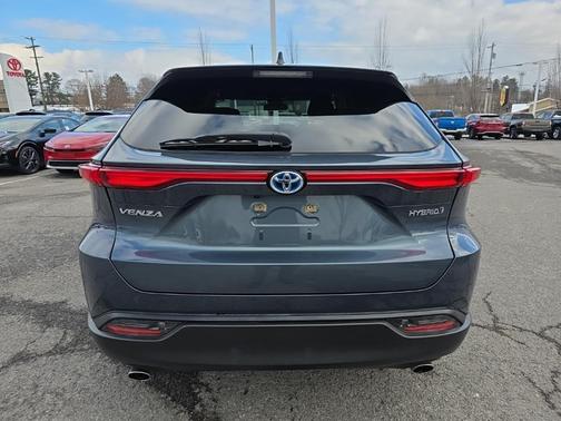 2022 Toyota Venza LE