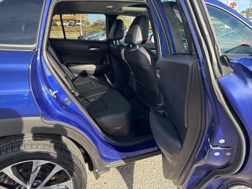 2024 Toyota Corolla Cross XLE