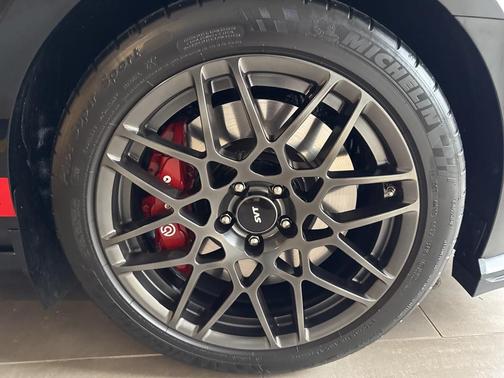 2013 Ford Shelby GT500 Base