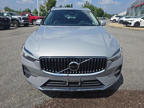 2022 Volvo XC60 Recharge Plug-In Hybrid T8 Inscription Expression