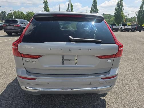 2022 Volvo XC60 Recharge Plug-In Hybrid T8 Inscription Expression