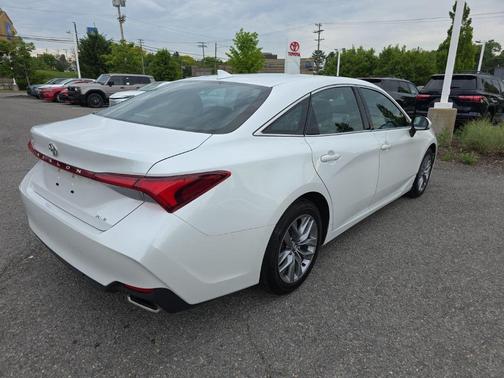 Wind Chill Pearl 2020 Toyota Avalon XLE