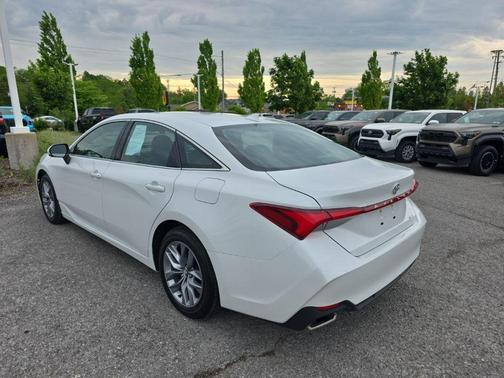 Wind Chill Pearl 2020 Toyota Avalon XLE
