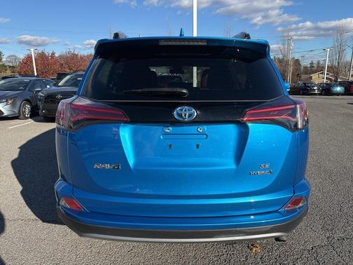 2017 Toyota RAV4 Hybrid SE