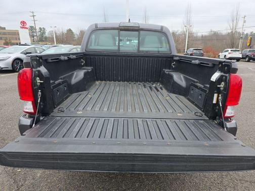 2016 Toyota Tacoma SR