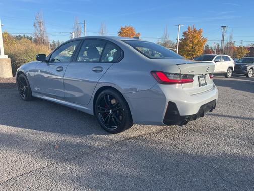 2023 BMW 330 xDrive