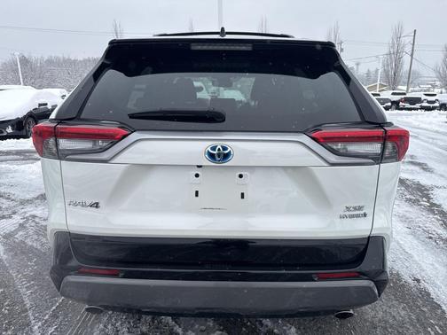 2021 Toyota RAV4 Hybrid SE