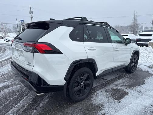 2021 Toyota RAV4 Hybrid SE