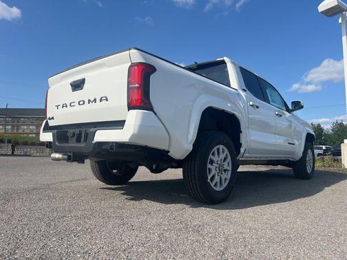 2024 Toyota Tacoma SR5