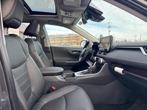 2025 Toyota RAV4 Limited