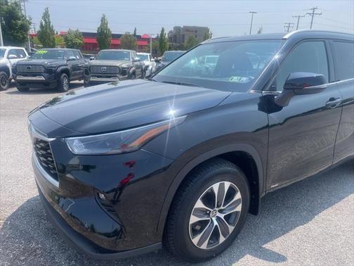 2022 Toyota Highlander Hybrid XLE