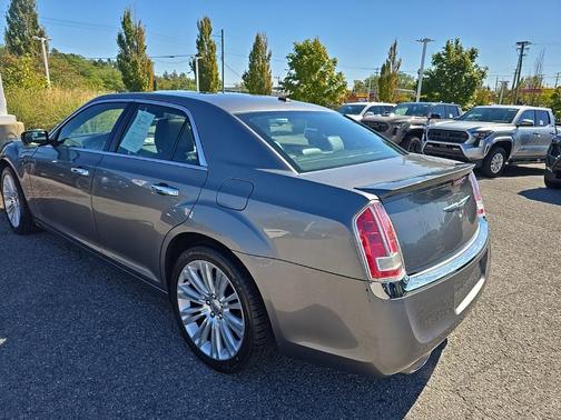 2011 Chrysler 300C Base