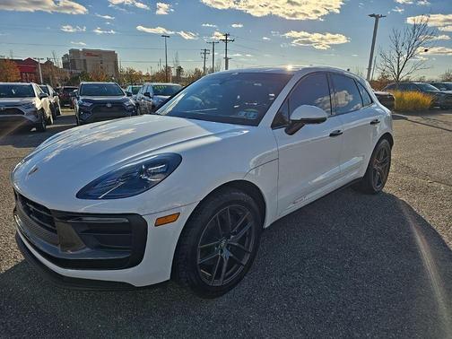 2023 Porsche Macan T