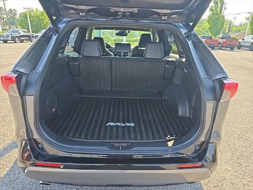 2020 Toyota RAV4 Hybrid SE