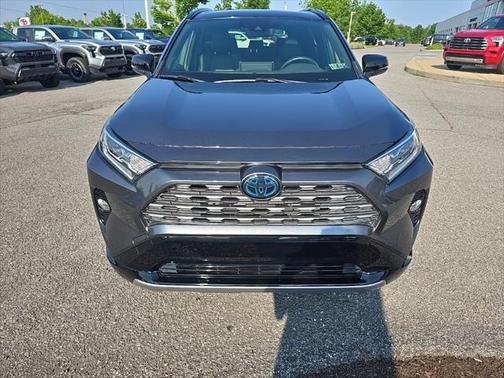 2020 Toyota RAV4 Hybrid SE
