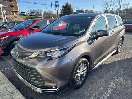 2021 Toyota Sienna XLE