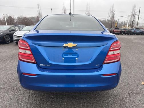 2020 Chevrolet Sonic FWD Sedan LT