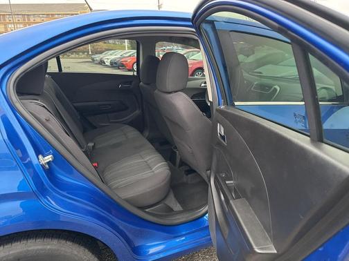 2020 Chevrolet Sonic FWD Sedan LT