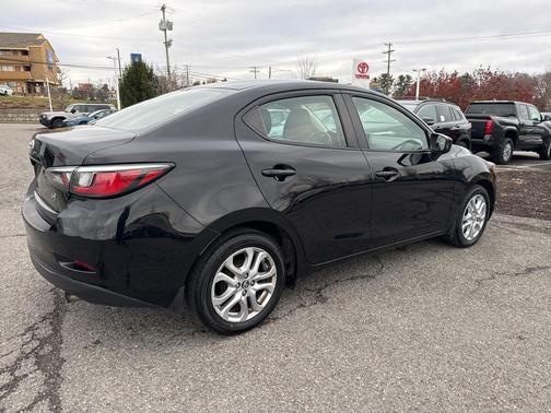 2017 Toyota Yaris iA Base