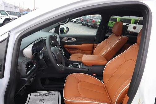 2026 Chrysler Pacifica Pinnacle