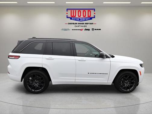 Bright White Clearcoat 2026 Jeep Grand Cherokee Summit