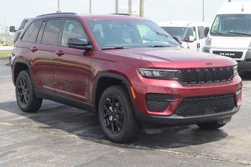 2025 Jeep Grand Cherokee Laredo