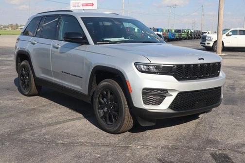 2025 Jeep Grand Cherokee Laredo