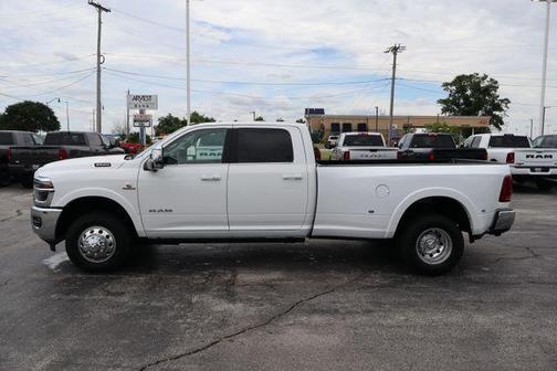 Bright White Clearcoat 2026 RAM 3500 Limited