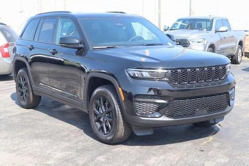 2025 Jeep Grand Cherokee Laredo