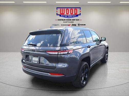 Metallic 2026 Jeep Grand Cherokee Limited