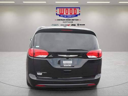 2026 Chrysler Voyager LX