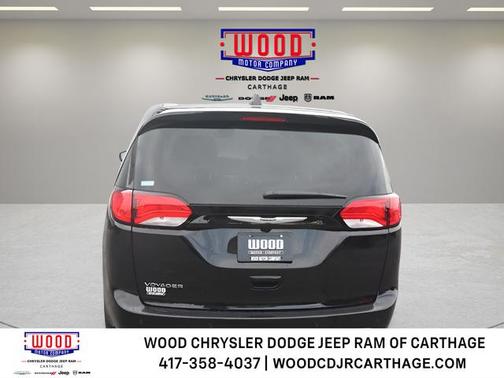 Diamond Black 2026 Chrysler Voyager LX