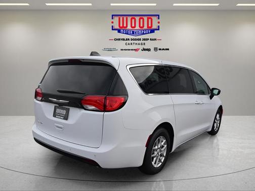 2026 Chrysler Voyager LX