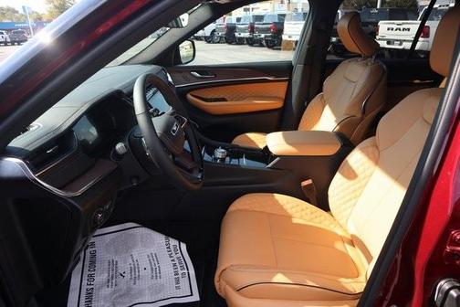 2025 Jeep Grand Cherokee Summit