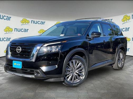 Black 2023 Nissan Pathfinder SL
