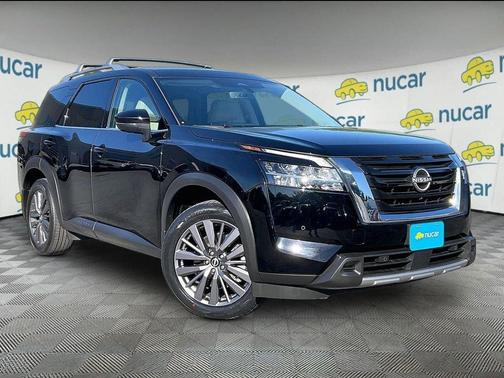Black 2023 Nissan Pathfinder SL
