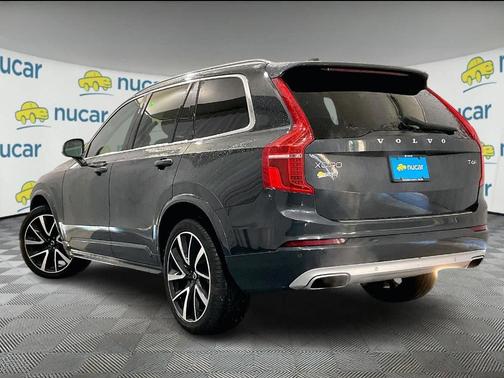 2021 Volvo XC90 T6 Momentum 7 Passenger