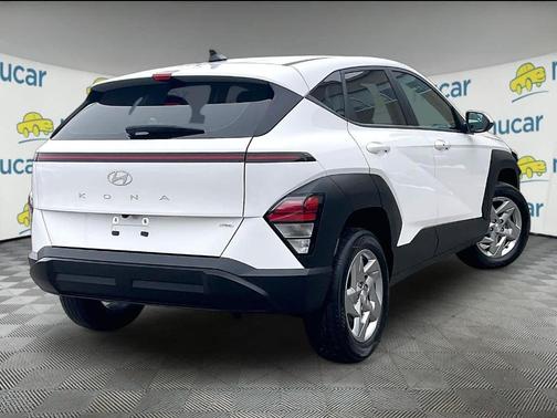 2024 Hyundai KONA SE