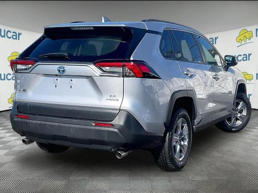 2022 Toyota RAV4 Hybrid LE