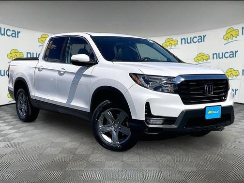 White 2023 Honda Ridgeline RTL