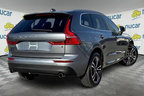 2020 Volvo XC60 T5 Momentum
