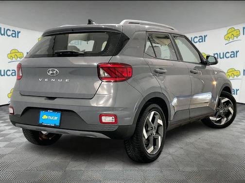2022 Hyundai VENUE SEL