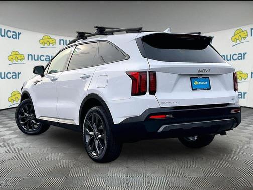 White 2023 Kia Sorento X-Line EX
