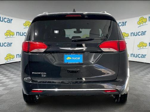 2020 Chrysler Pacifica Touring-L