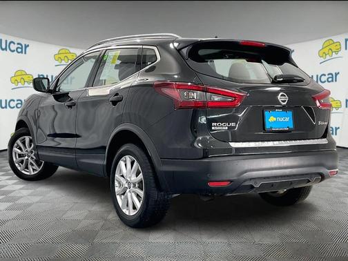 2022 Nissan Rogue Sport SV