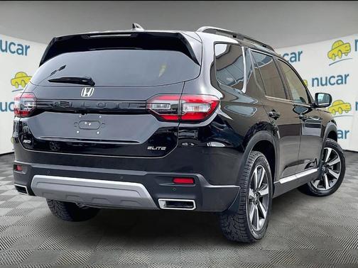 Crystal Black Pearl 2024 Honda Pilot Elite