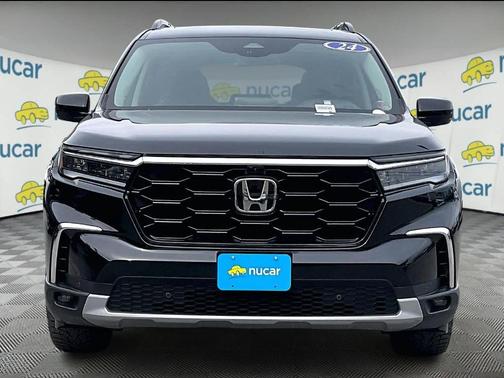 Crystal Black Pearl 2024 Honda Pilot Elite