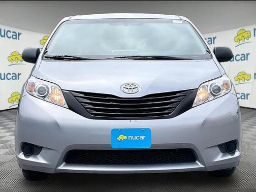 Silver 2017 Toyota Sienna L